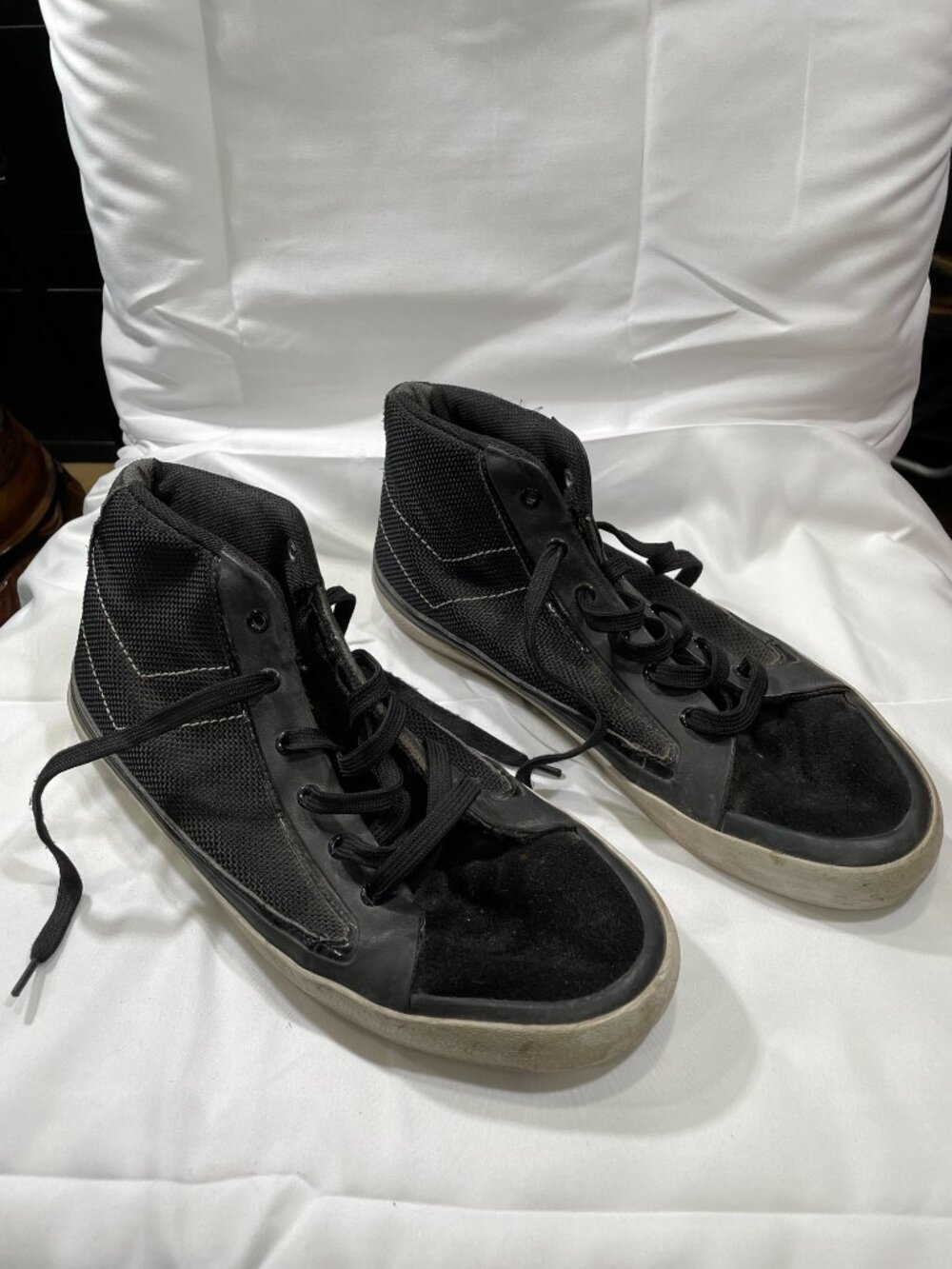 Pony Feed the Cat Mid Top Sneakers Shoes Mens Size 9 Black Lace Up ML017BBA